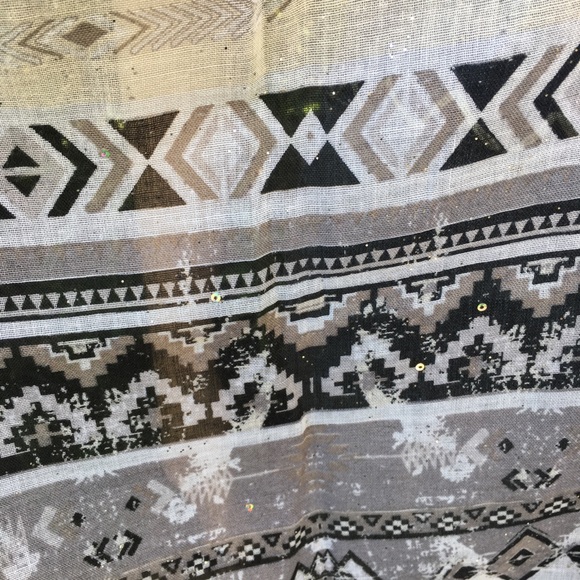 NEW TRIBAL GEO SCARF GREY - Picture 7 of 8